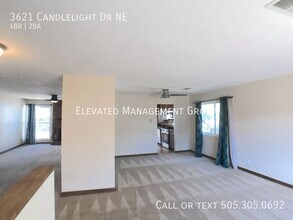 3621 Candlelight Dr NE in Albuquerque, NM - Foto de edificio - Building Photo