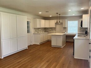 2406 Ridgecrest Dr in Garland, TX - Building Photo - Building Photo