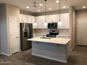 594 W Westchester Ave in Tempe, AZ - Building Photo - Building Photo