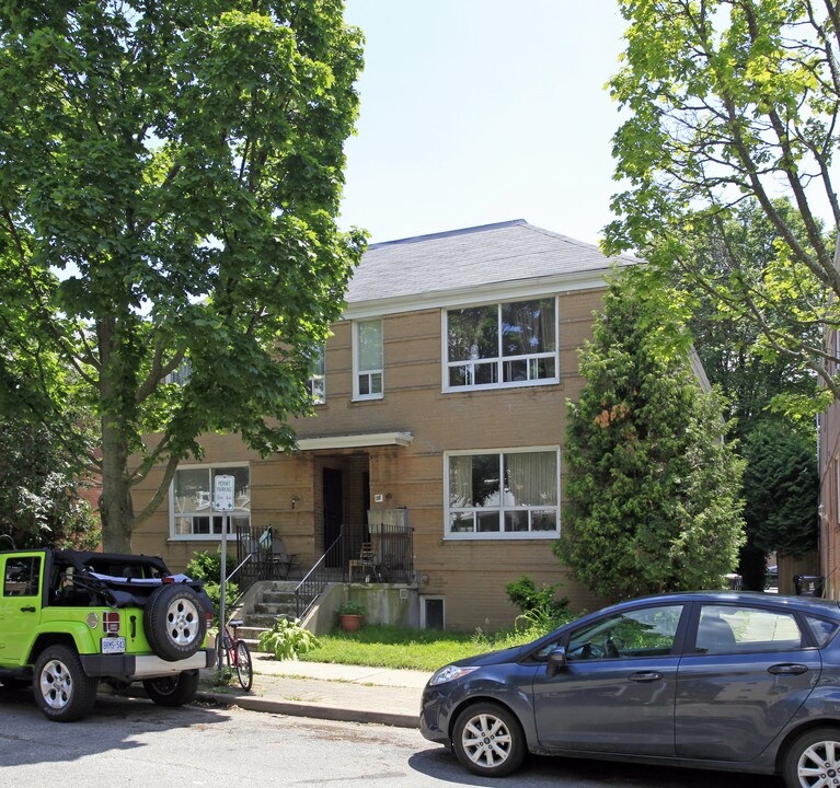 20 Norris Cres in Toronto, ON - Building Photo