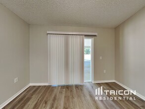 1853 Saga Ct in Middleburg, FL - Building Photo - Building Photo