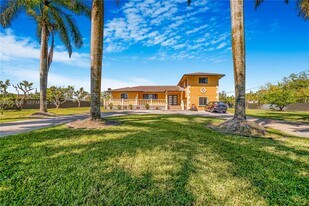 26500 SW 167th Ave in Homestead, FL - Building Photo