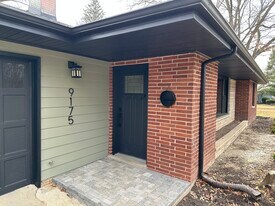 9175 Kardel Dr in Saint John, IN - Building Photo