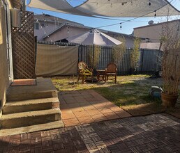 6704 Nagle Ave in Van Nuys, CA - Foto de edificio - Building Photo