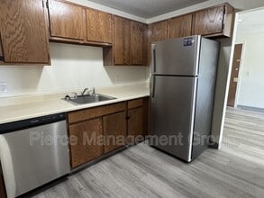 20 Wolf Rd in Lebanon, NH - Foto de edificio - Building Photo