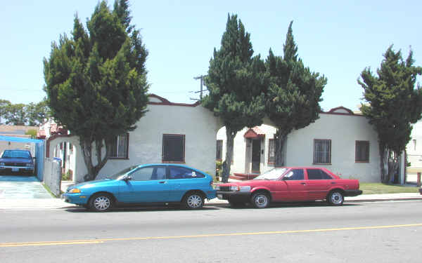 2661 S Redondo Blvd in Los Angeles, CA - Foto de edificio