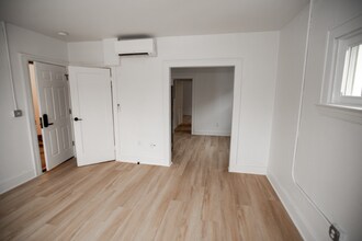 1388 W 83rd St, Unit 412 in Cleveland, OH - Building Photo - Building Photo