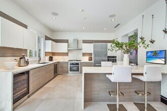 2382 Alton Rd in Miami Beach, FL - Building Photo - Building Photo