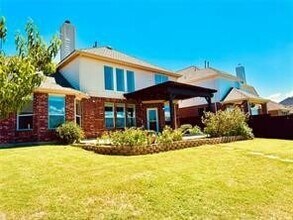 2804 Appaloosa Ct, Unit 1B in Little Elm, TX - Foto de edificio - Building Photo