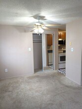 6301 Robinson Rd in Lockport, NY - Foto de edificio - Building Photo