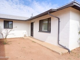 307 1st St in Huachuca City, AZ - Building Photo