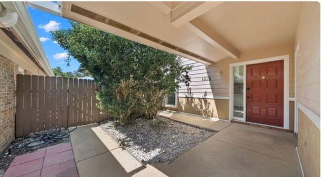 property at 1016 W 12th St