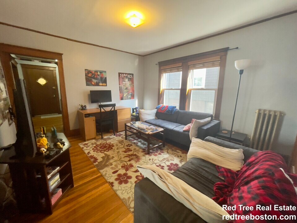 12 Stockwell St in Boston, MA - Building Photo