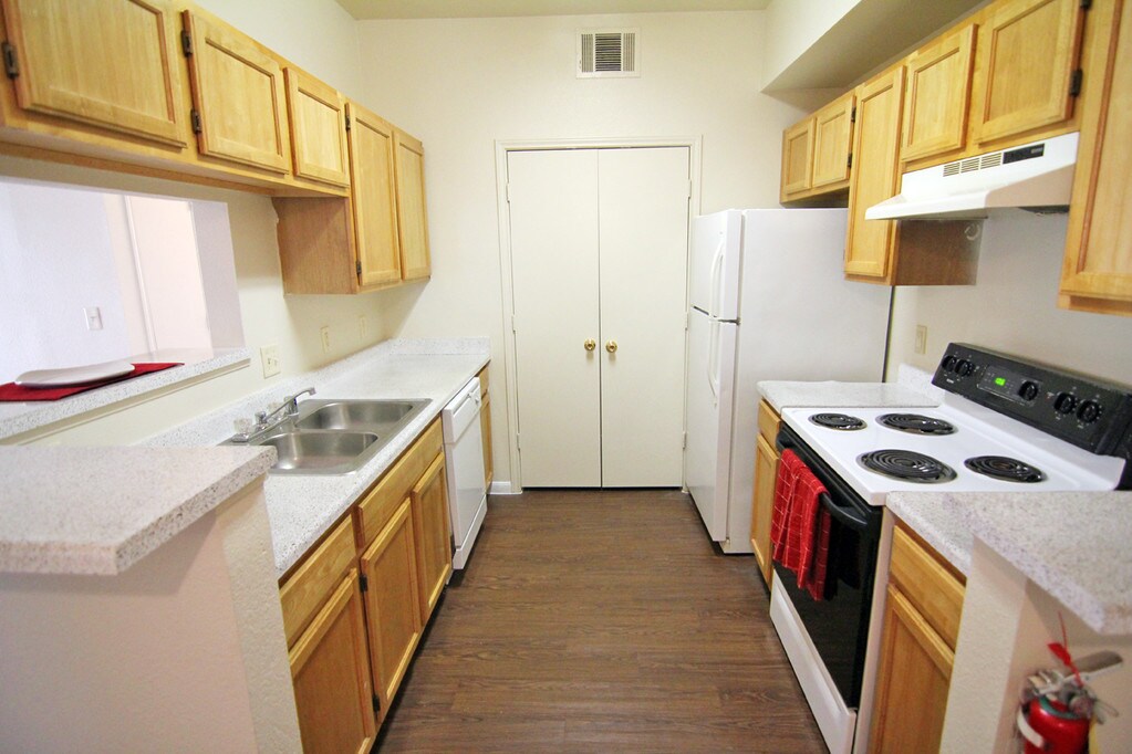 Brenham Oaks Apartments in Brenham, TX