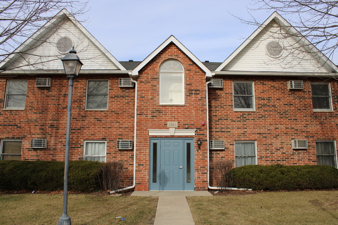 1361 Cunat Ct in Lake In The Hills, IL - Building Photo