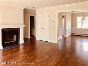 65 E River Rd, Unit 32 in Rumson, NJ - Building Photo - Building Photo