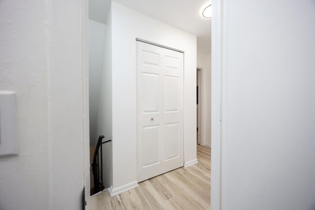 27701 Mills Ave in Euclid, OH - Building Photo - Building Photo