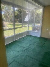 202 Sparrow Dr, Unit 1 in Royal Palm Beach, FL - Foto de edificio - Building Photo