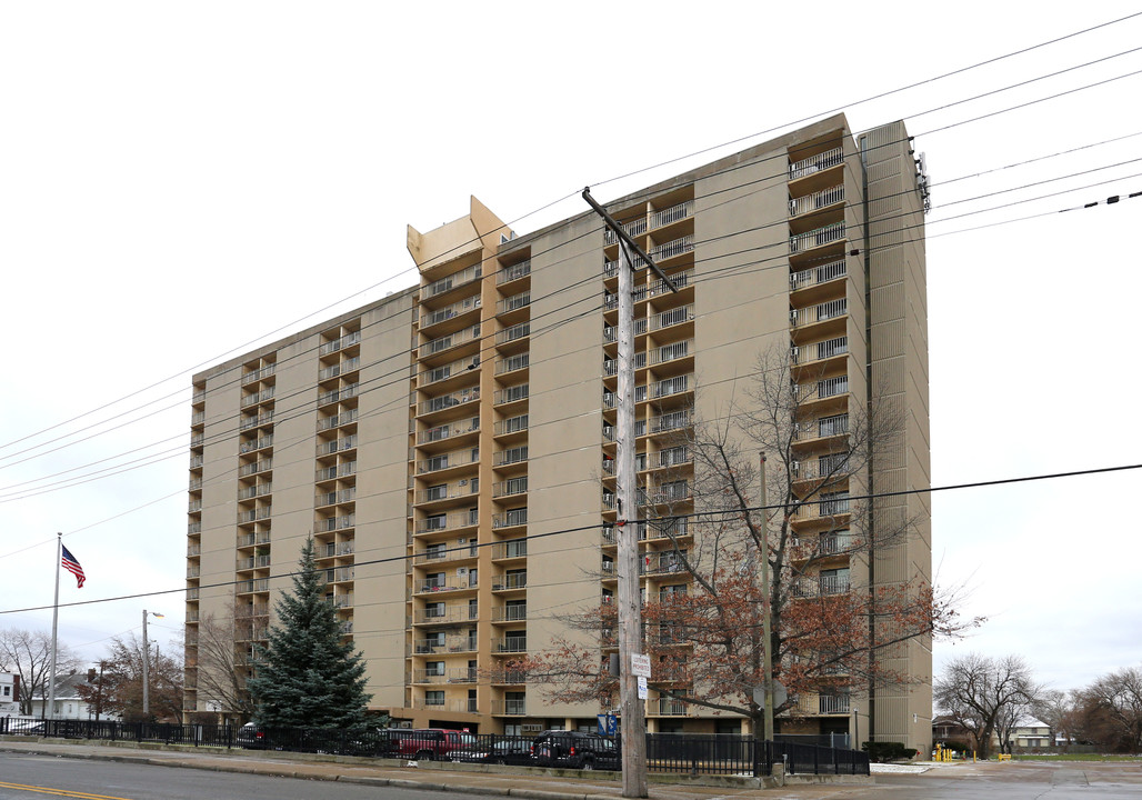 Addison Square in Cleveland, OH - Foto de edificio