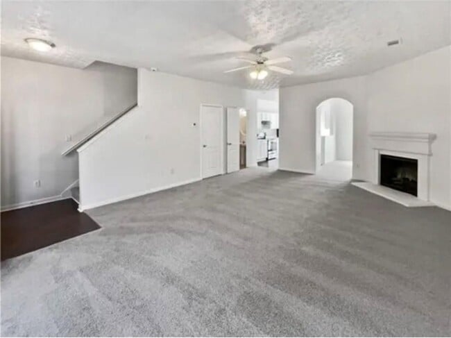 20 Pine Canyon Dr SW in Atlanta, GA - Foto de edificio - Building Photo