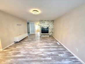 290 Brittany Farms Rd in New Britain, CT - Building Photo - Building Photo