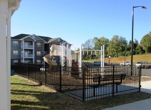 Abbington Gardens in Winston-Salem, NC - Building Photo - Building Photo