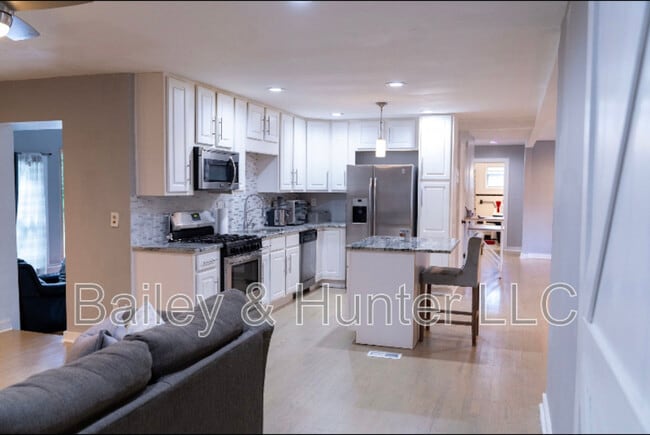 property at 3207 Bobbie Ln