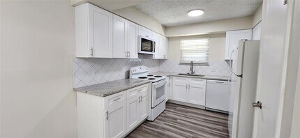 404 Creek Cove in Round Rock, TX - Building Photo - Building Photo