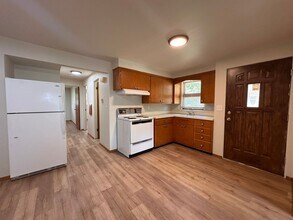 807-809 Sherry St in Neenah, WI - Building Photo - Building Photo