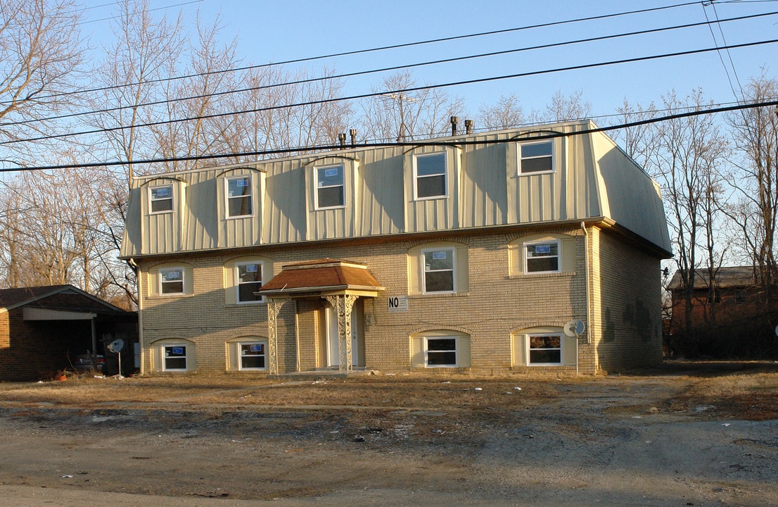 3423 Shanks Ln in Louisville, KY - Building Photo