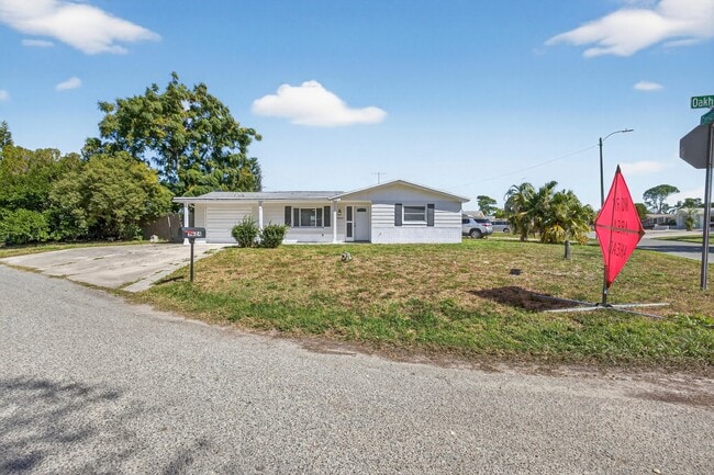 property at 3624 Oakhurst Dr