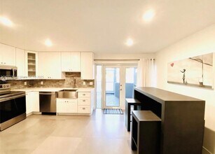 1421 NW 122nd Ter in Pembroke Pines, FL - Building Photo - Building Photo