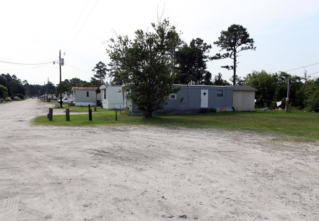 Fairhaven Mobile Home Park in Leland, NC - Building Photo