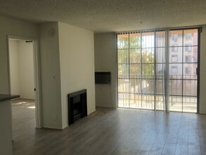 1621 Venice Blvd in Los Angeles, CA - Foto de edificio - Building Photo