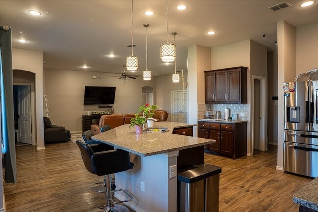 1119 Waterscape Blvd in Royse City, TX - Foto de edificio - Building Photo