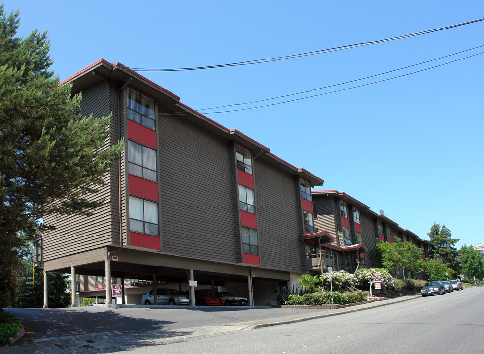 Klahanie Apartments in Bellevue, WA - Building Photo