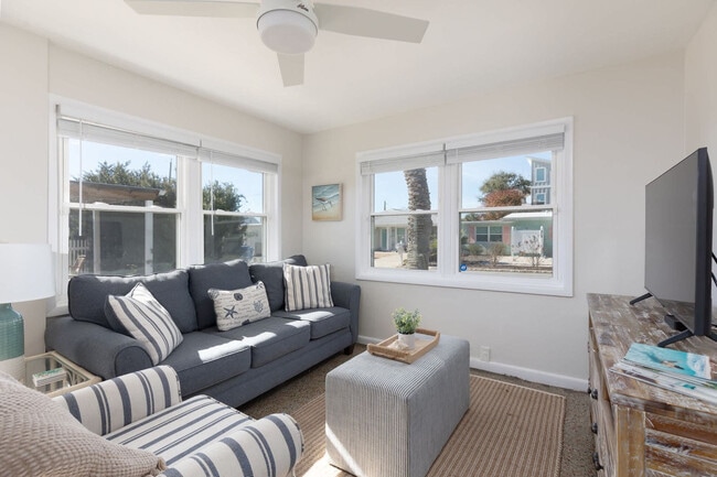 217 Carol Pl in Panama City Beach, FL - Building Photo - Building Photo