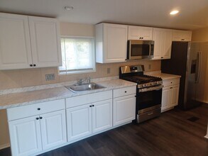 1 James St in Levittown, PA - Building Photo - Building Photo