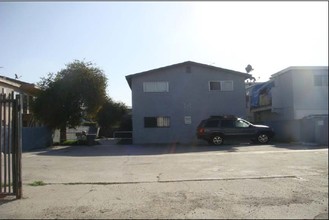 2283 Lewis Ave in Long Beach, CA - Building Photo - Building Photo