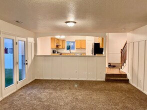 845 Apple Grove Ln in Pleasant Grove, UT - Building Photo - Building Photo