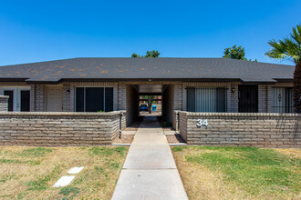 2515 S Maple Ave in Tempe, AZ - Building Photo - Building Photo