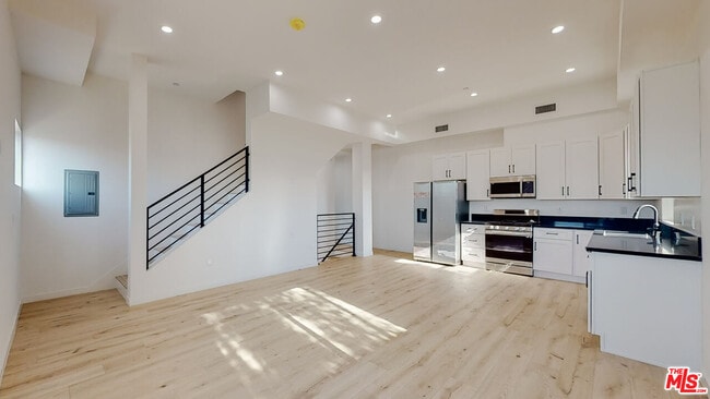 property at 1509 Cloverdale Ave