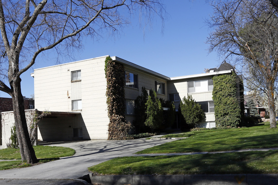 Raynor Apartments in Salt Lake City, UT - Building Photo