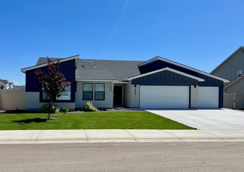 2348 N Cold Creek Ave in Star, ID - Building Photo