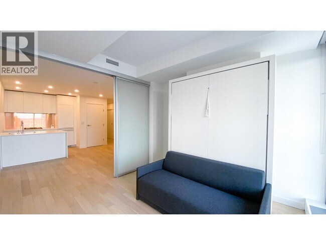 1480 Howe St in Vancouver, BC - Building Photo - Building Photo