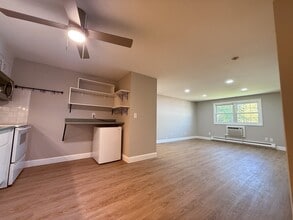 96 Richardson Rd in Chelmsford, MA - Building Photo - Building Photo