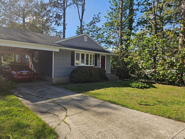 property at 16 Ark Pl