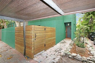 3138 Mary St in Miami, FL - Building Photo - Building Photo