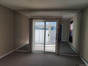 524 W Chester St in Long Beach, NY - Building Photo - Building Photo