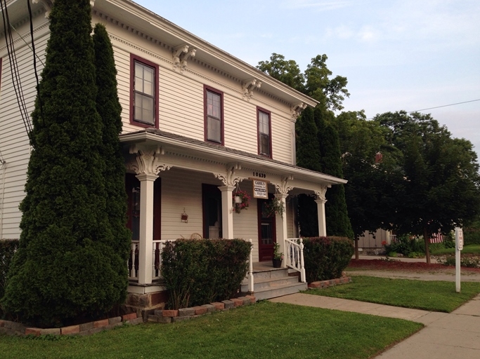 10639 Hamburg Rd in Hamburg, MI - Foto de edificio